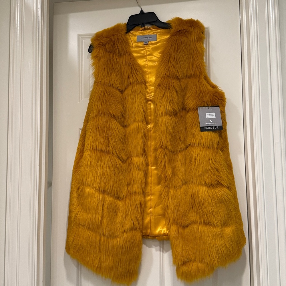 MARC NY Andrew Marc Faux Fur Golden Color Vest NWT